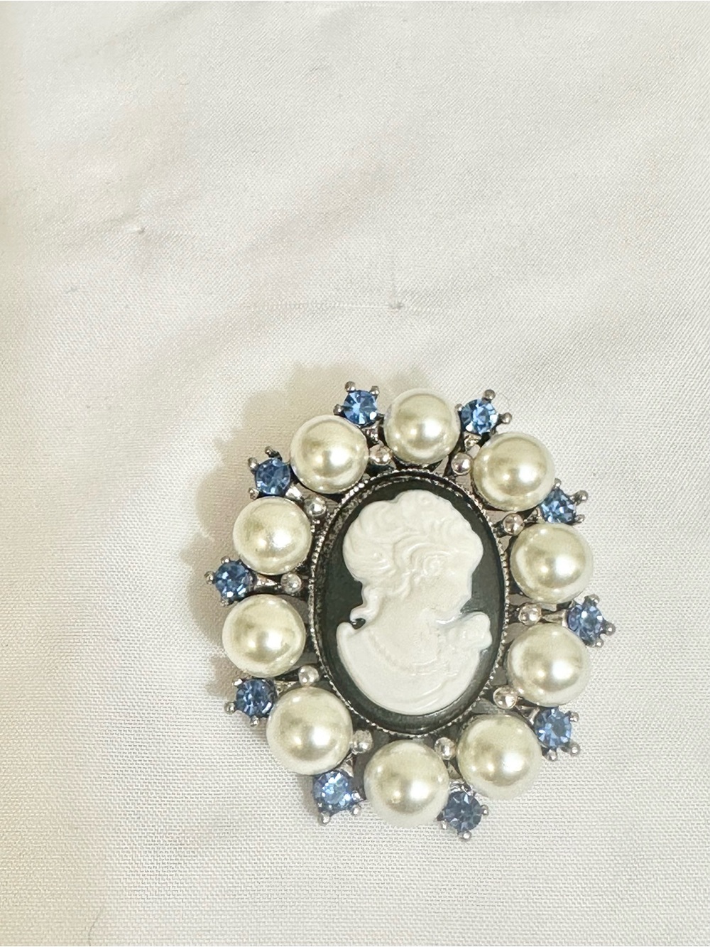 Vintage-Inspired Pearl & Blue Crystal Cameo Brooch